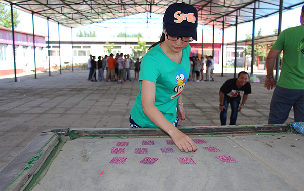 2016年公司舉行拓展培訓(xùn)活動合影留念(圖5)