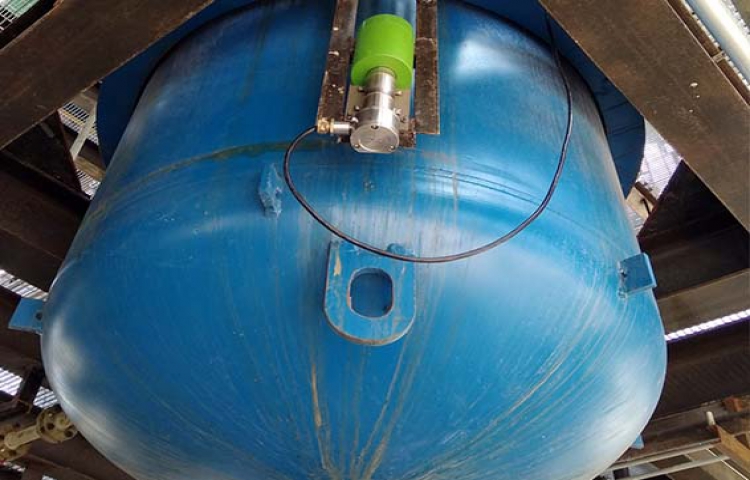 Na-22放射性?xún)x表搪玻璃水解反應(yīng)器安裝現(xiàn)場(chǎng)